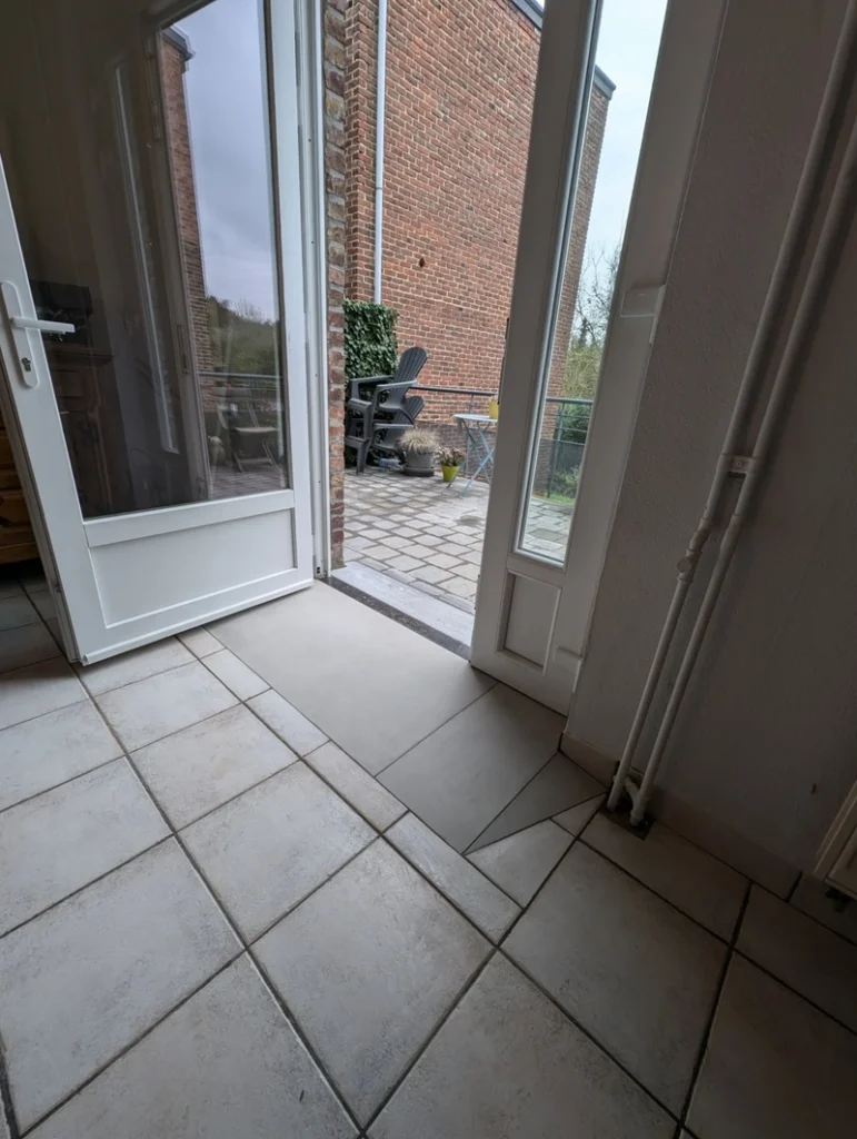 Aménagement d'une porte pour PMR