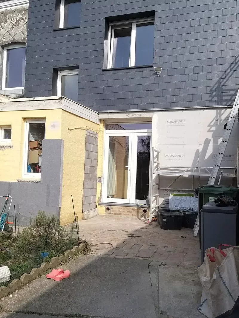 Mise en place d'un châssis de fenêtre PMR